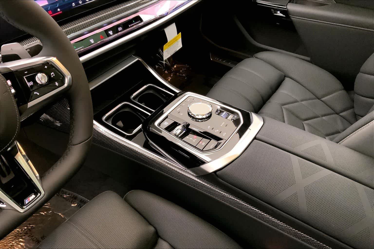 Thumbnail: 2026 BMW 7 Series - 17