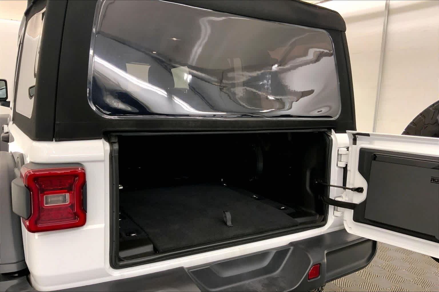 Thumbnail: 2024 Jeep Wrangler - 18