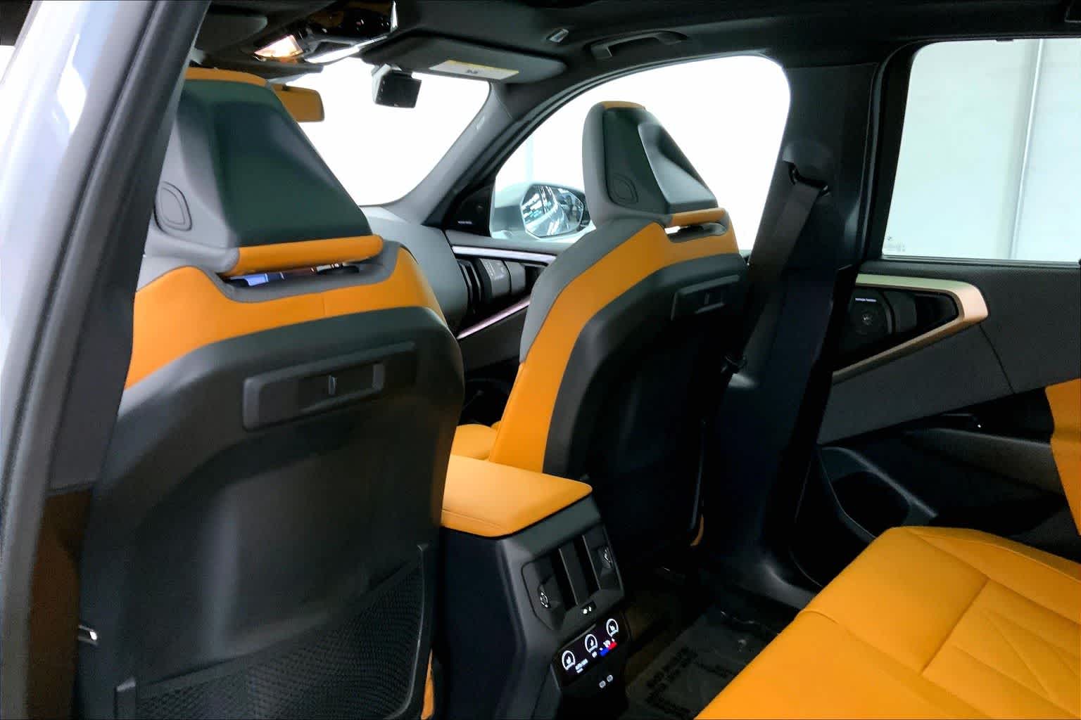 Thumbnail: 2025 BMW X3 - 12