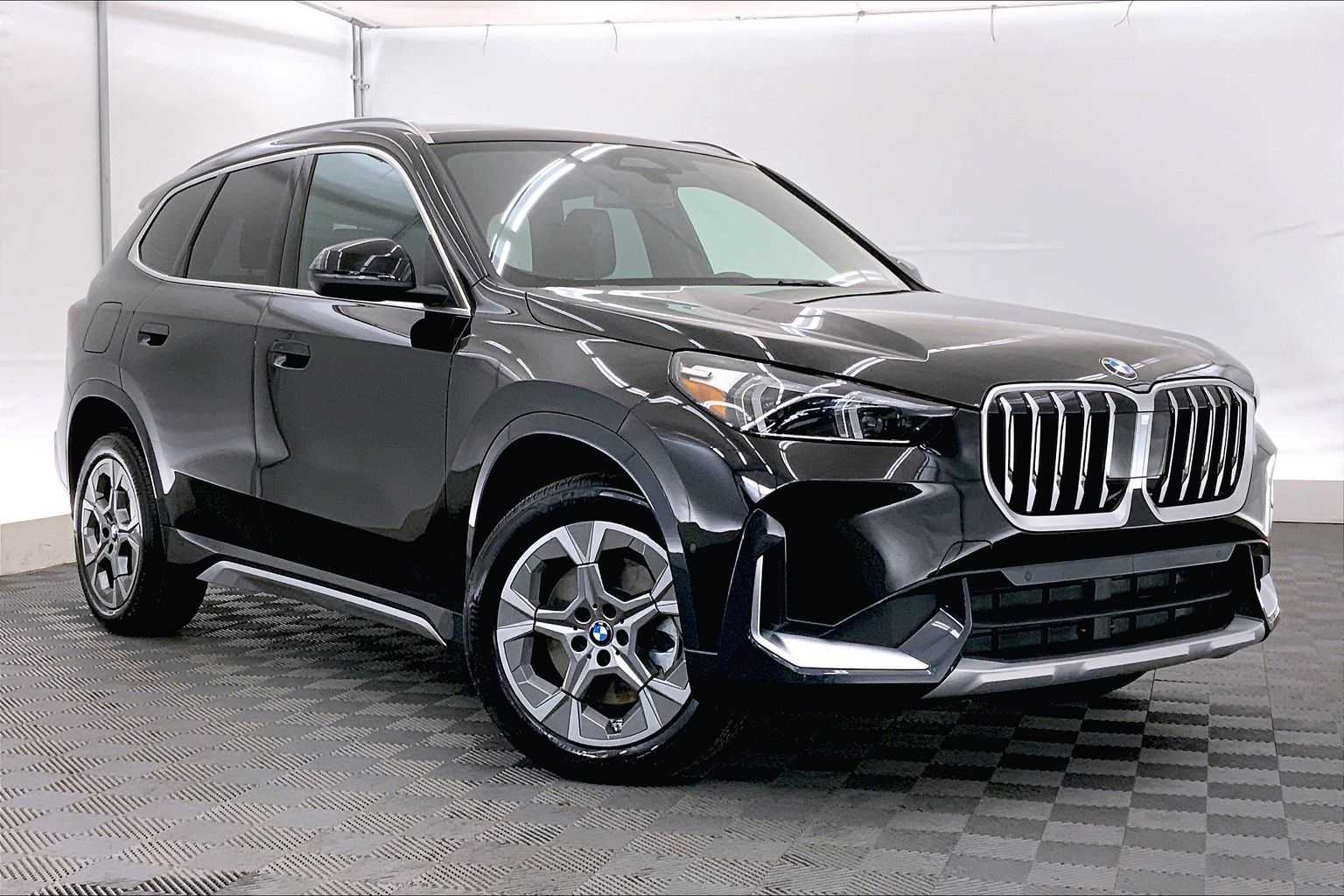 Thumbnail: 2025 BMW X1 - 21