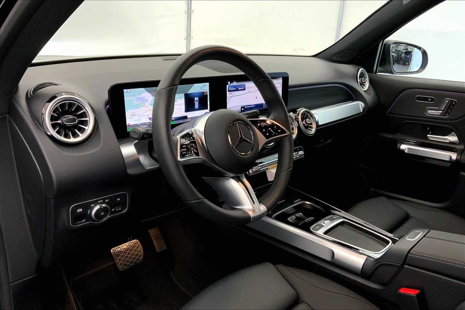 2024 Mercedes Benz EQB photo 2