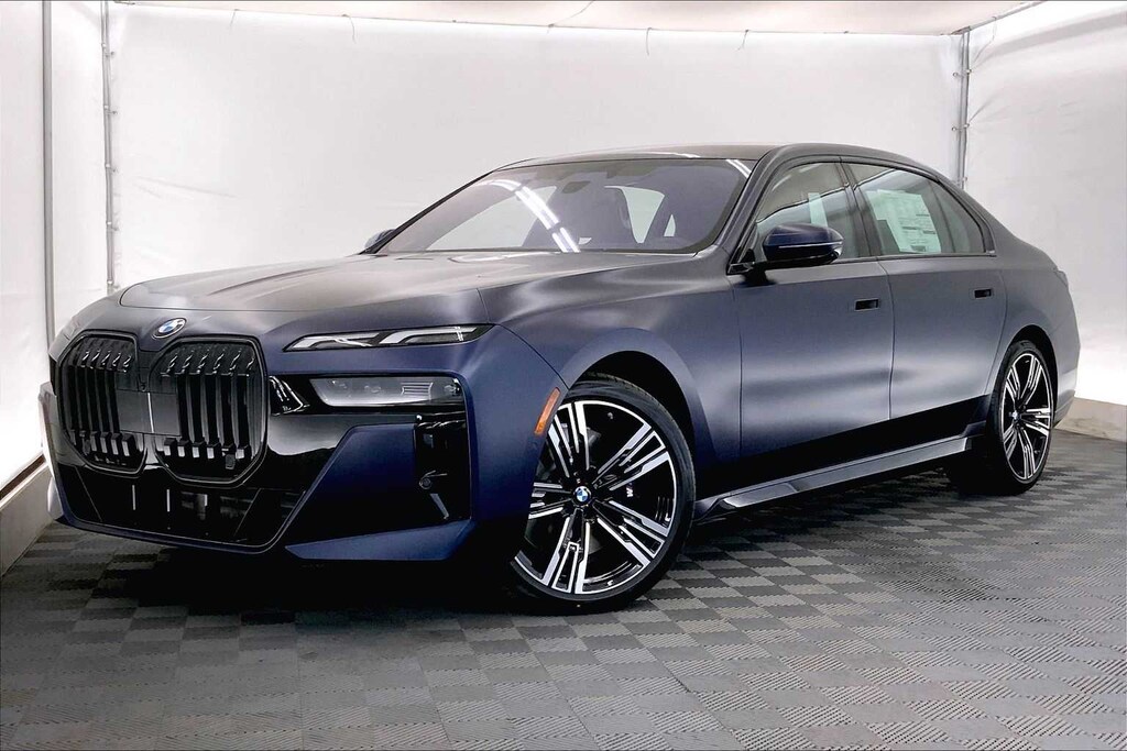 New 2025 BMW 740i xDrive Sedan