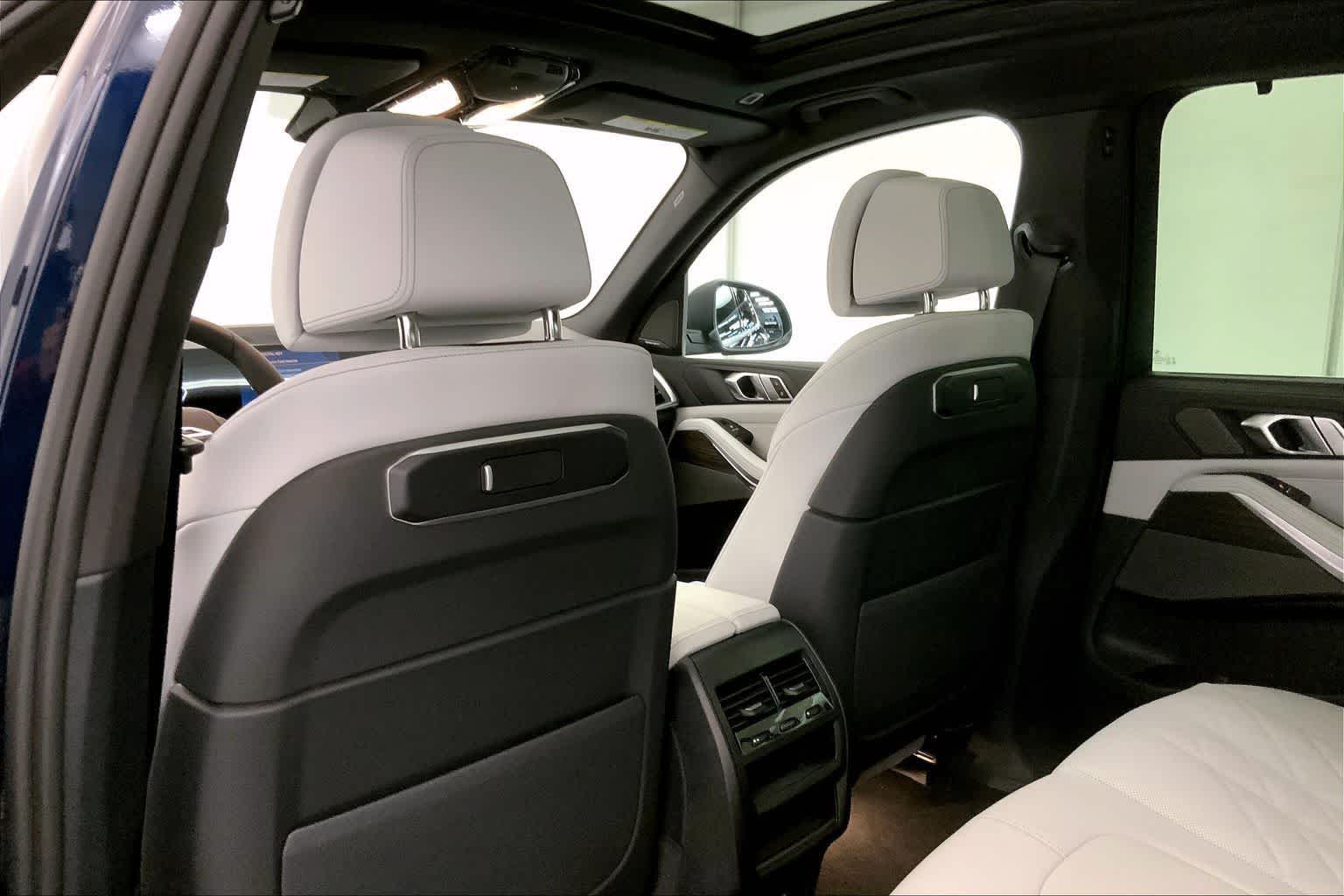 Thumbnail: 2026 BMW X5 - 12
