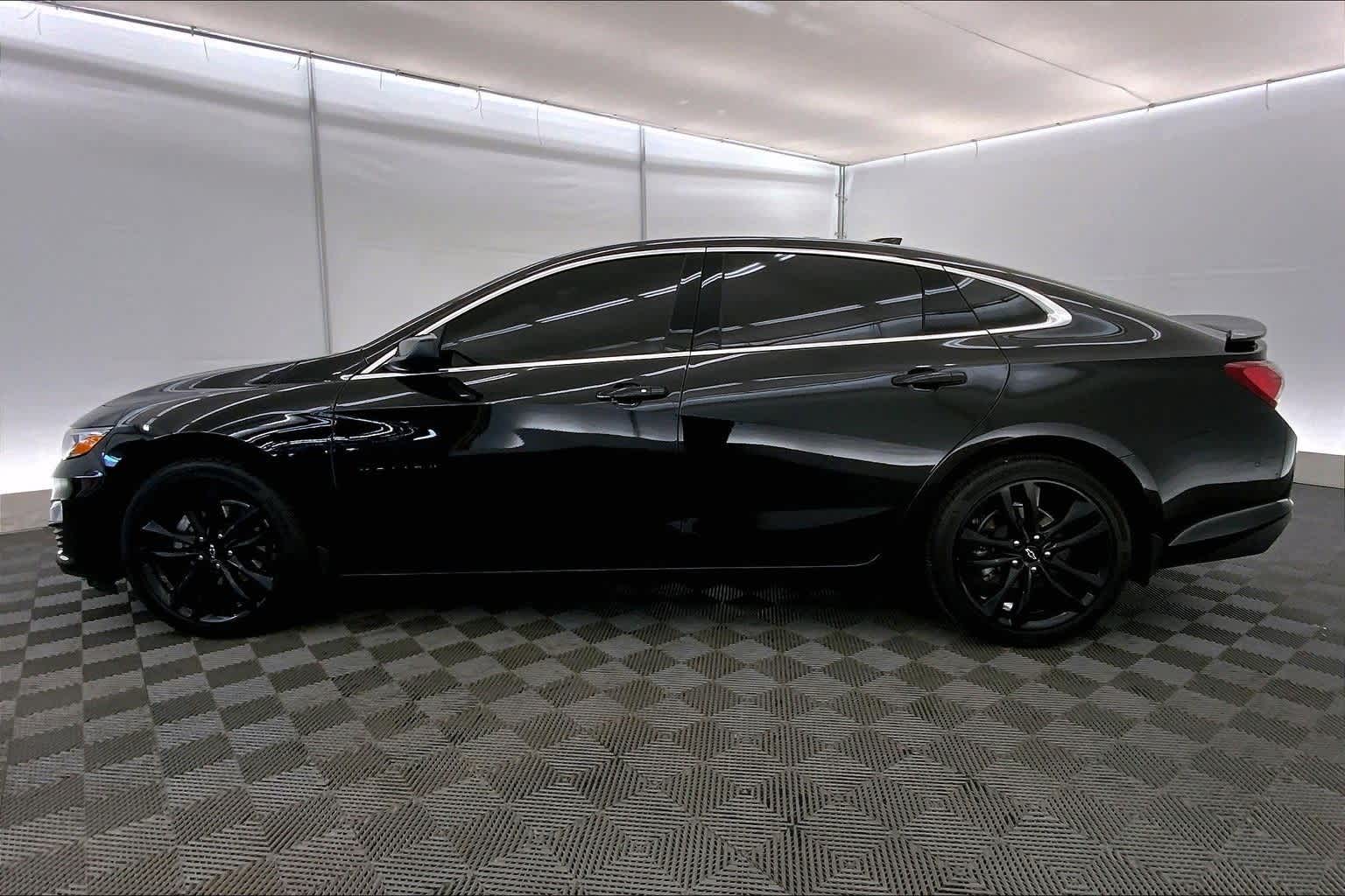 2024 Chevrolet Malibu Premier 2LT photo 3