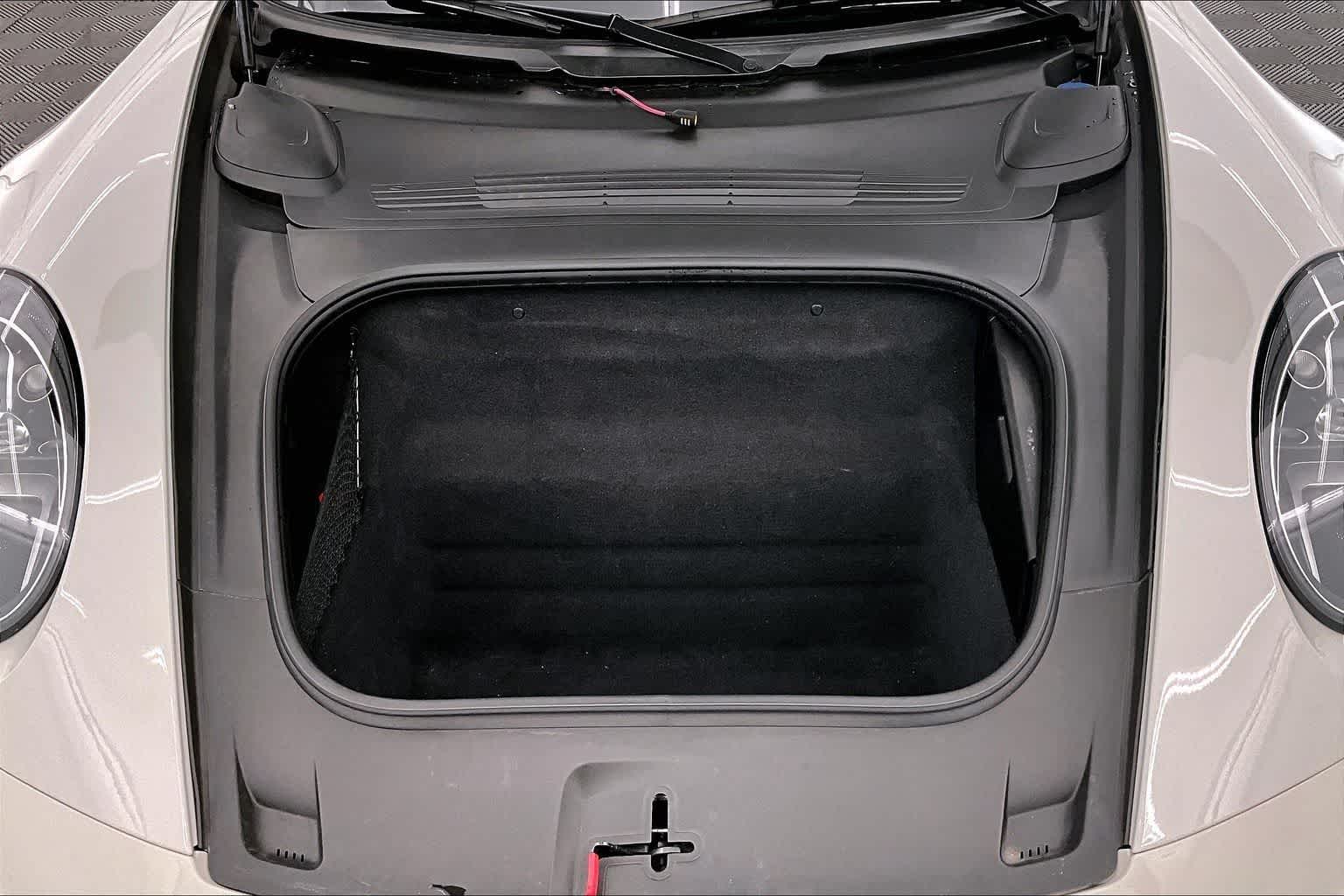 Thumbnail: 2020 Porsche 911 - 9