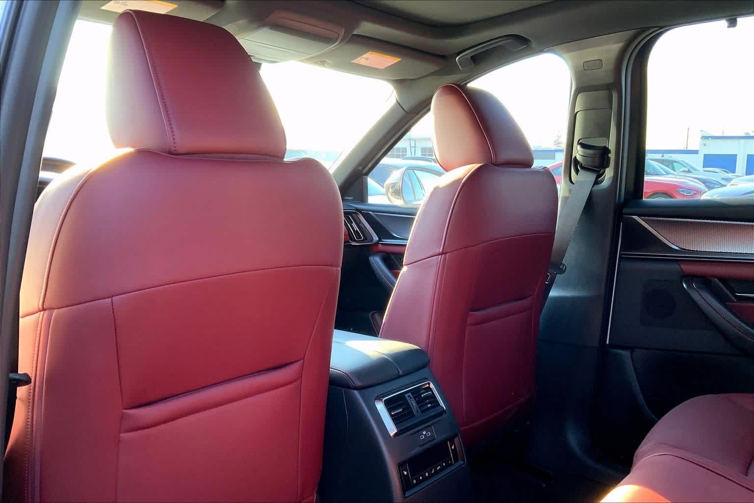 Thumbnail: 2025 Mazda CX-70 - 12