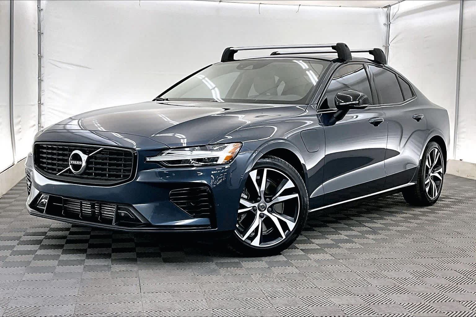 Thumbnail: 2022 Volvo S60 - 1
