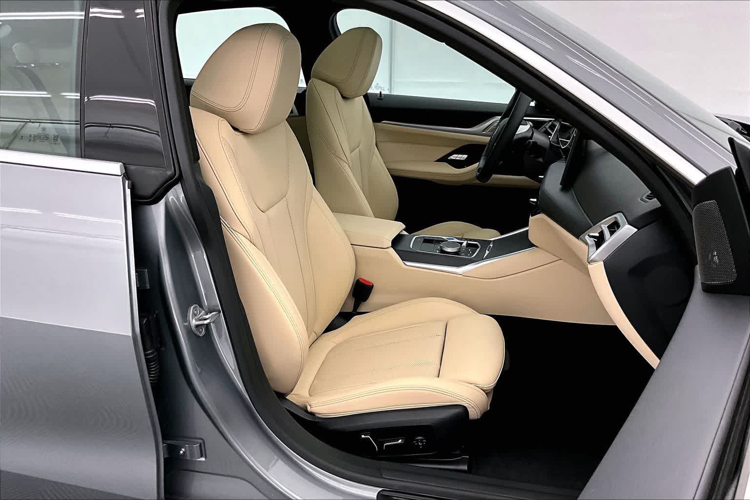 Thumbnail: 2025 BMW i4 - 13