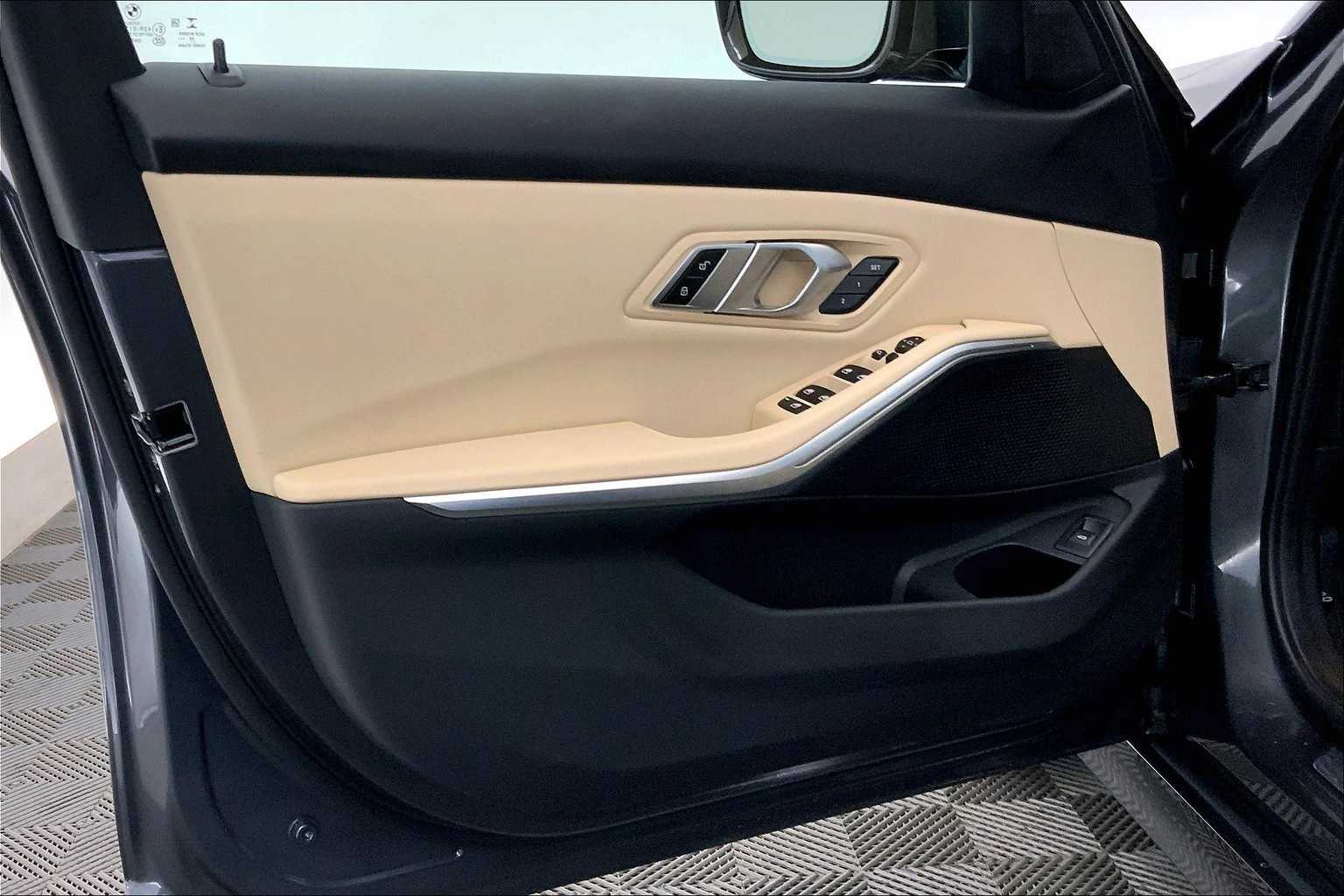 Thumbnail: 2021 BMW 3 Series - 27