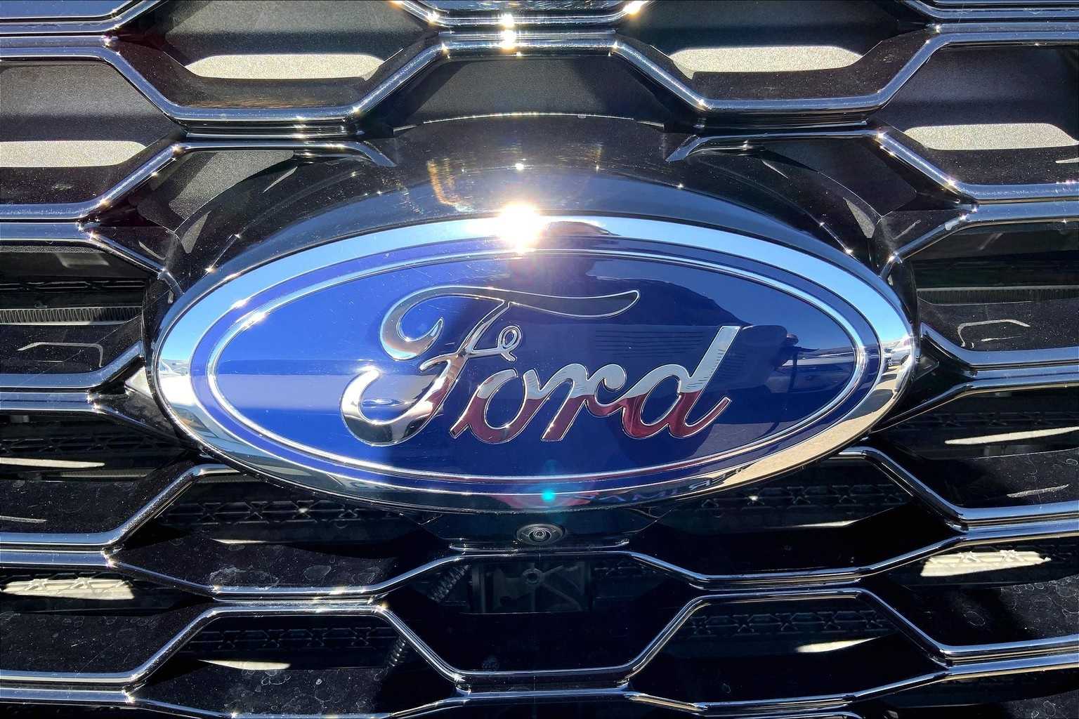 Thumbnail: 2025 Ford Explorer - 18