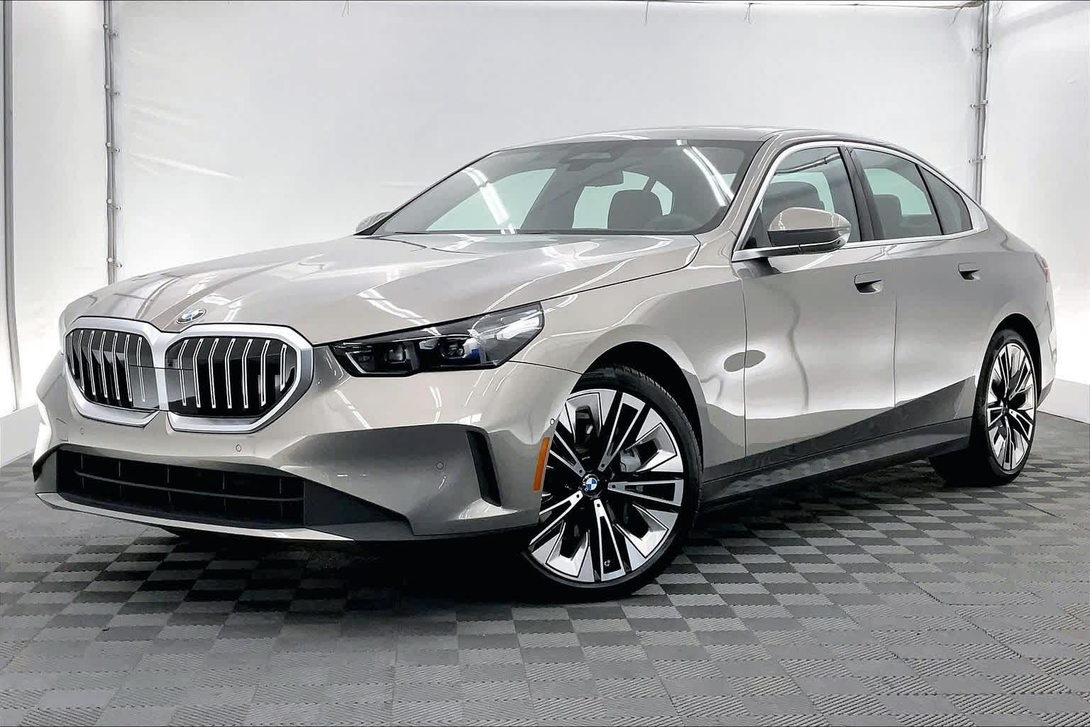 Thumbnail: 2026 BMW 5 Series - 1