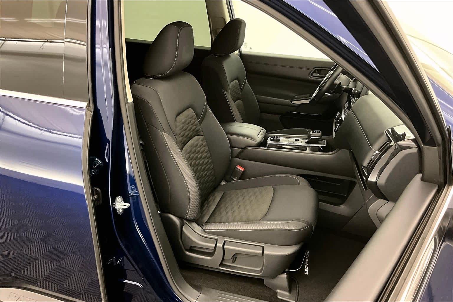 Thumbnail: 2025 Nissan Pathfinder - 13