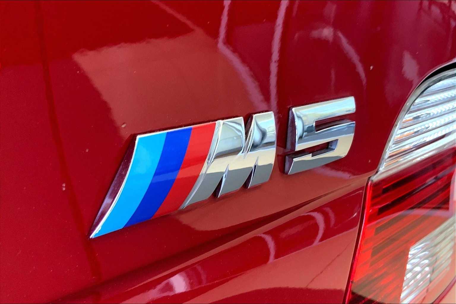 Thumbnail: 2001 BMW M5 - 7
