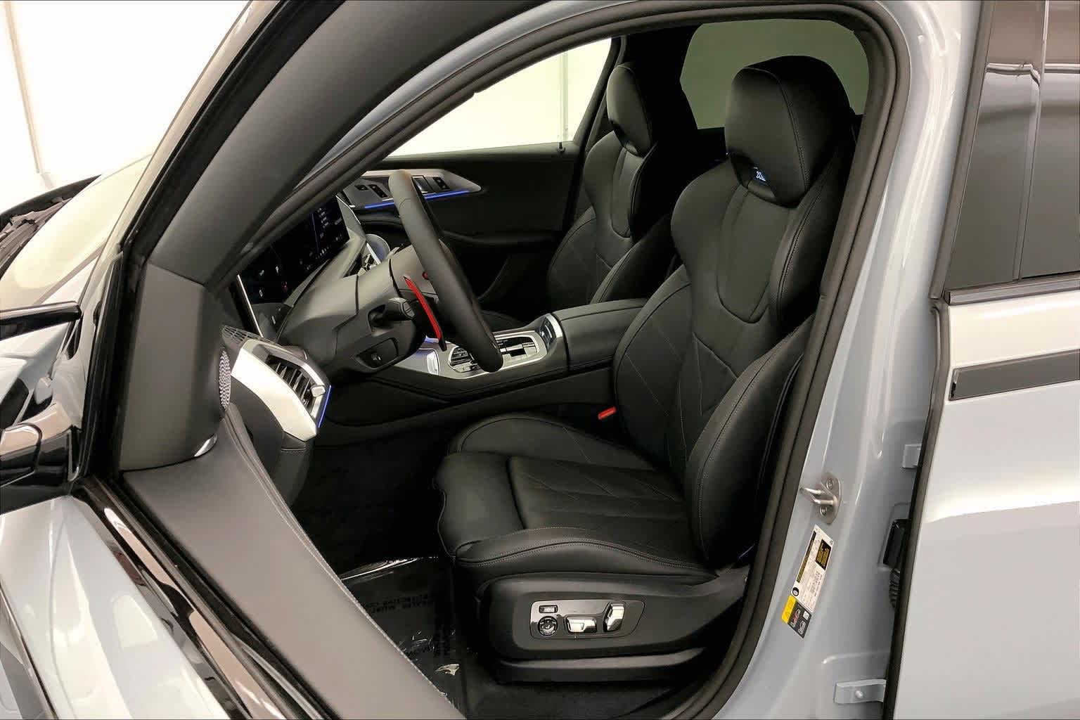 Thumbnail: 2026 BMW XM - 11