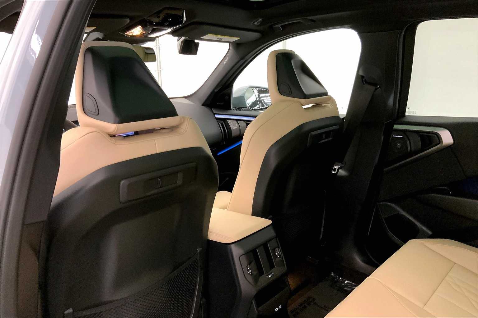 Thumbnail: 2025 BMW X3 - 12