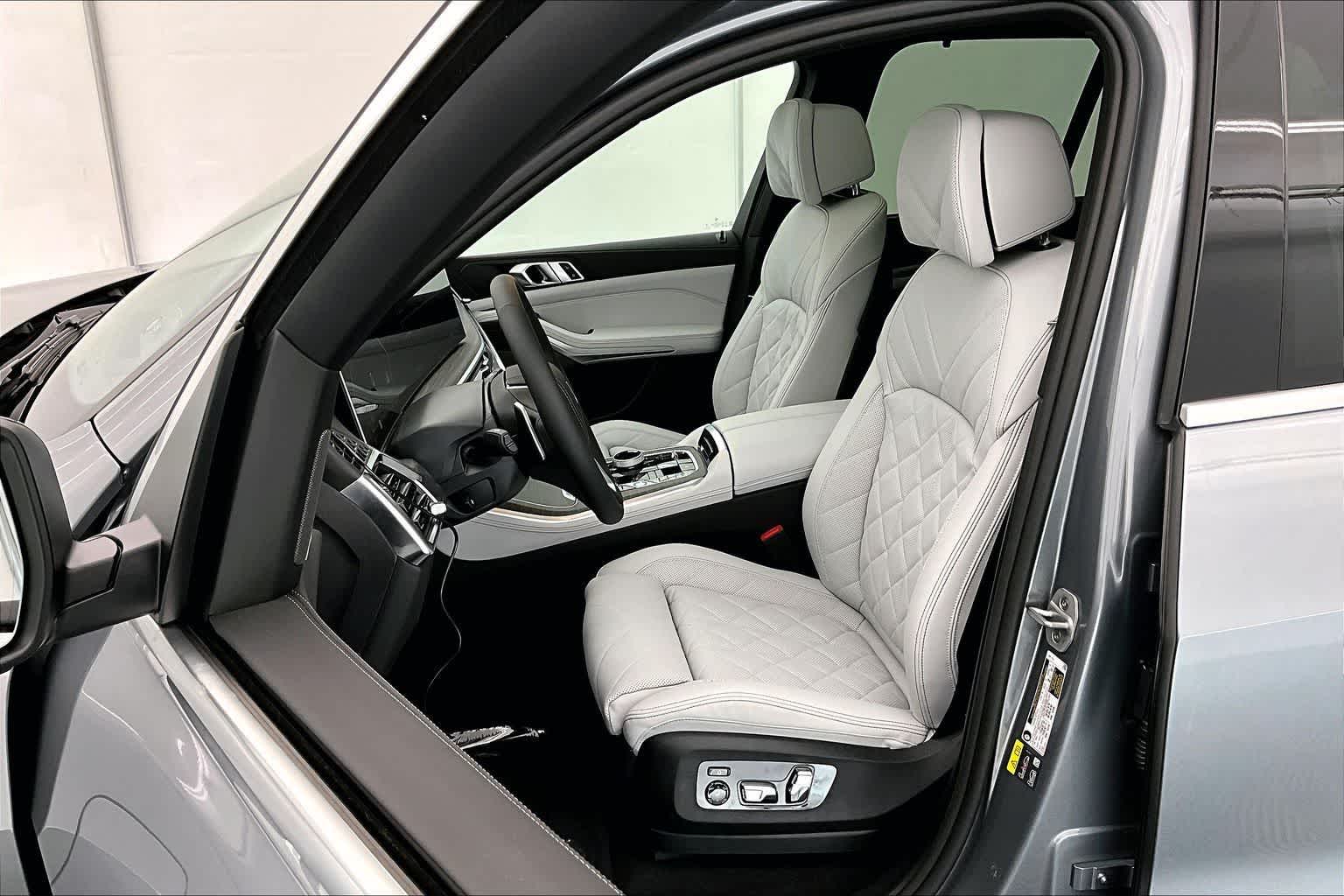 Thumbnail: 2026 BMW X5 - 11