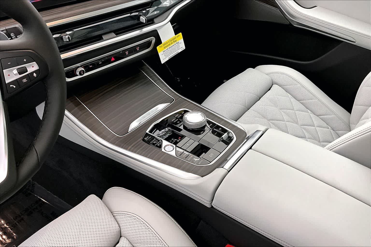 Thumbnail: 2026 BMW X5 - 17