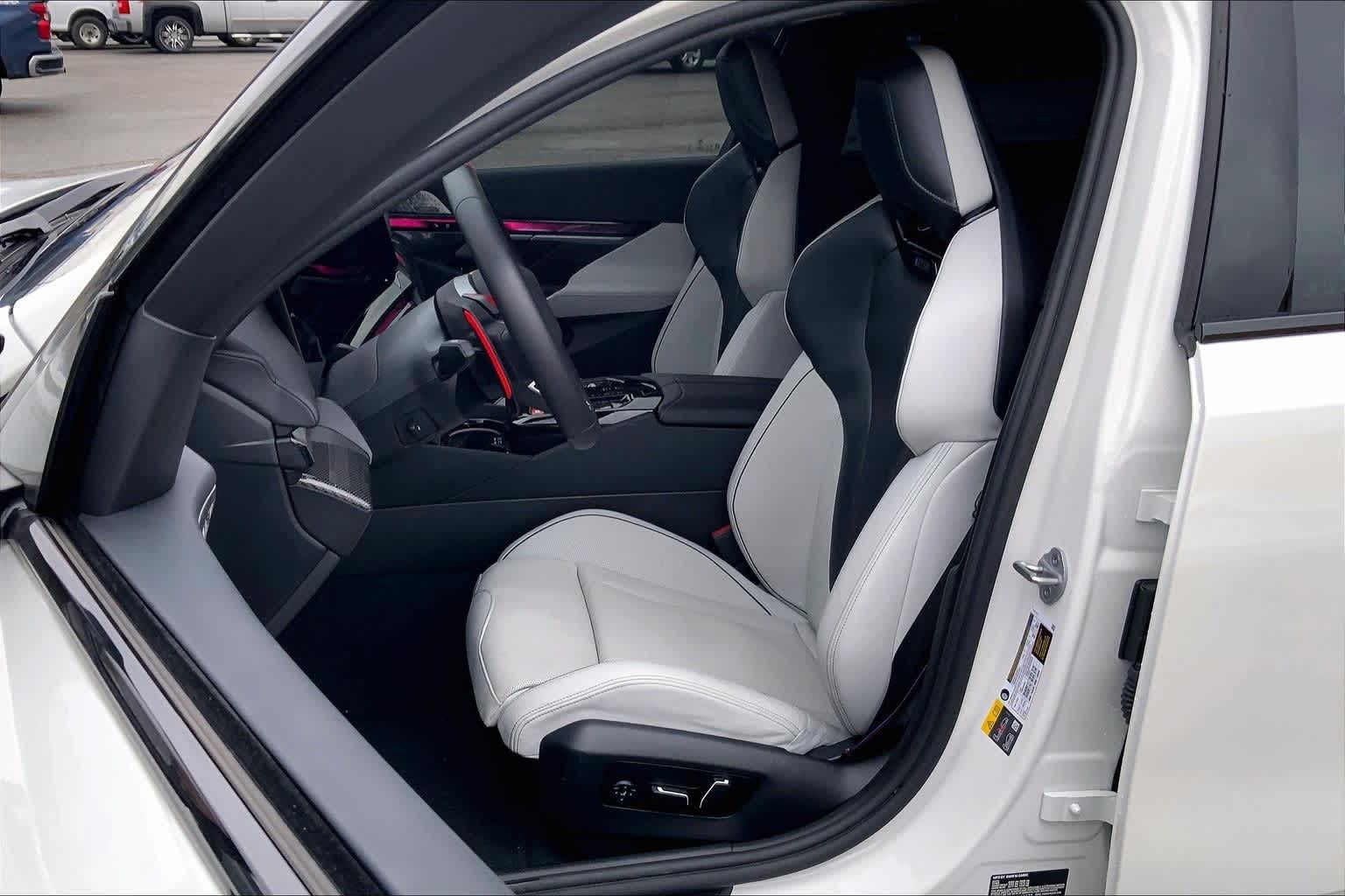 Thumbnail: 2026 BMW M5 - 11