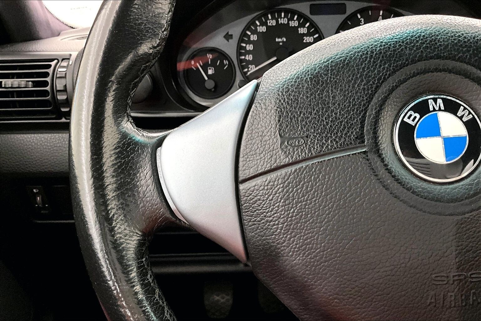 Thumbnail: 2000 BMW 2 Series - 23