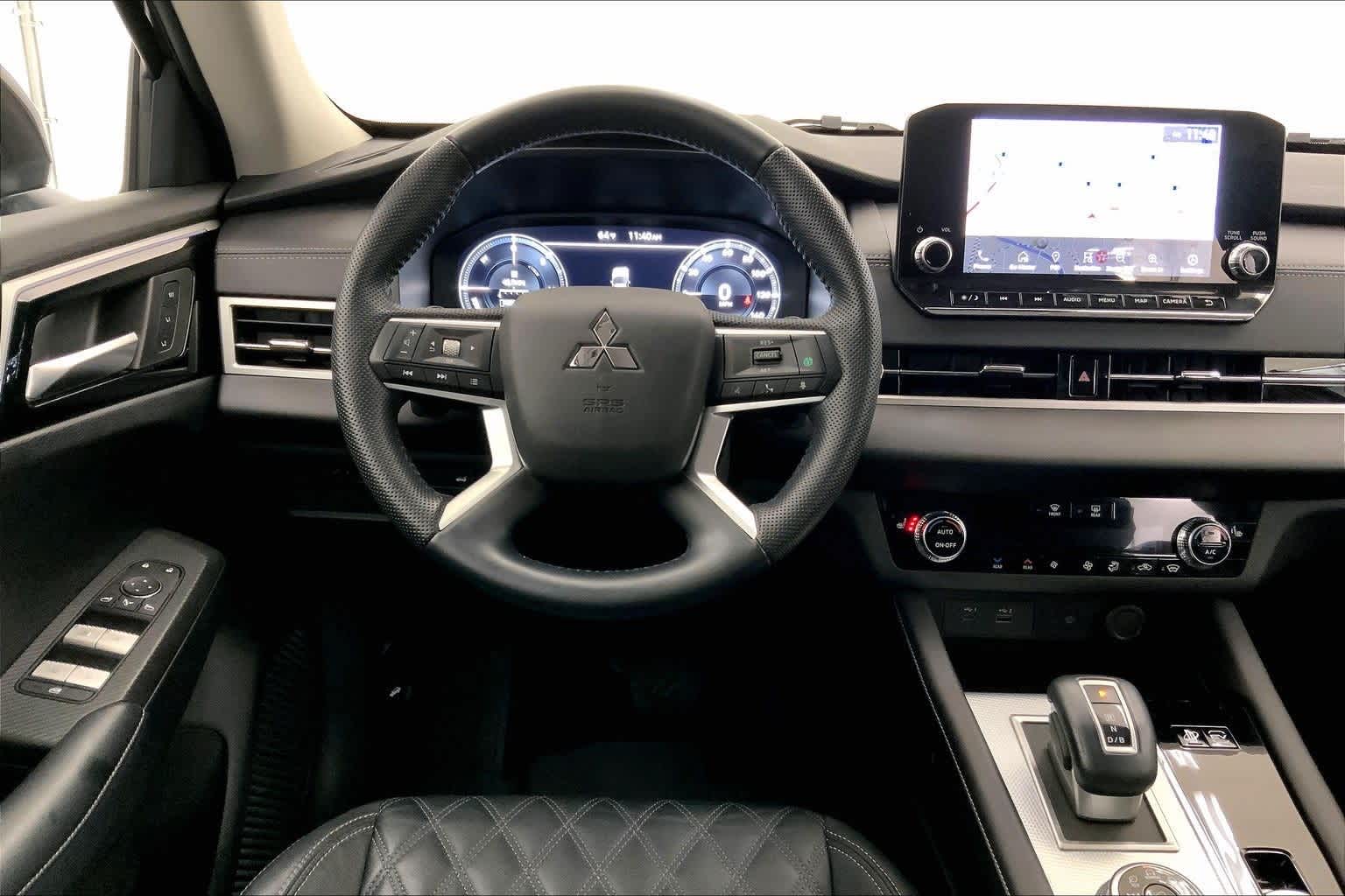 Thumbnail: 2023 Mitsubishi Outlander - 14