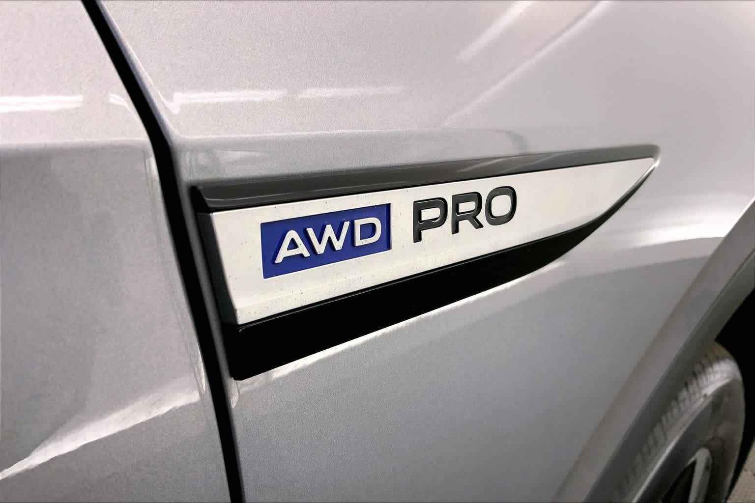 Thumbnail: 2023 Volkswagen ID.4 - 7