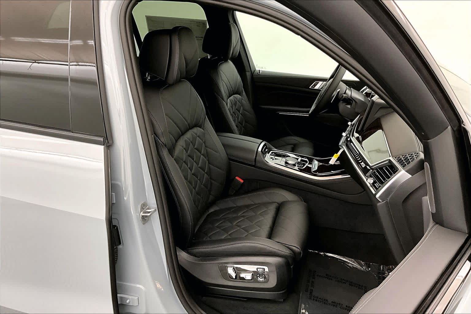 Thumbnail: 2026 BMW X5 - 14