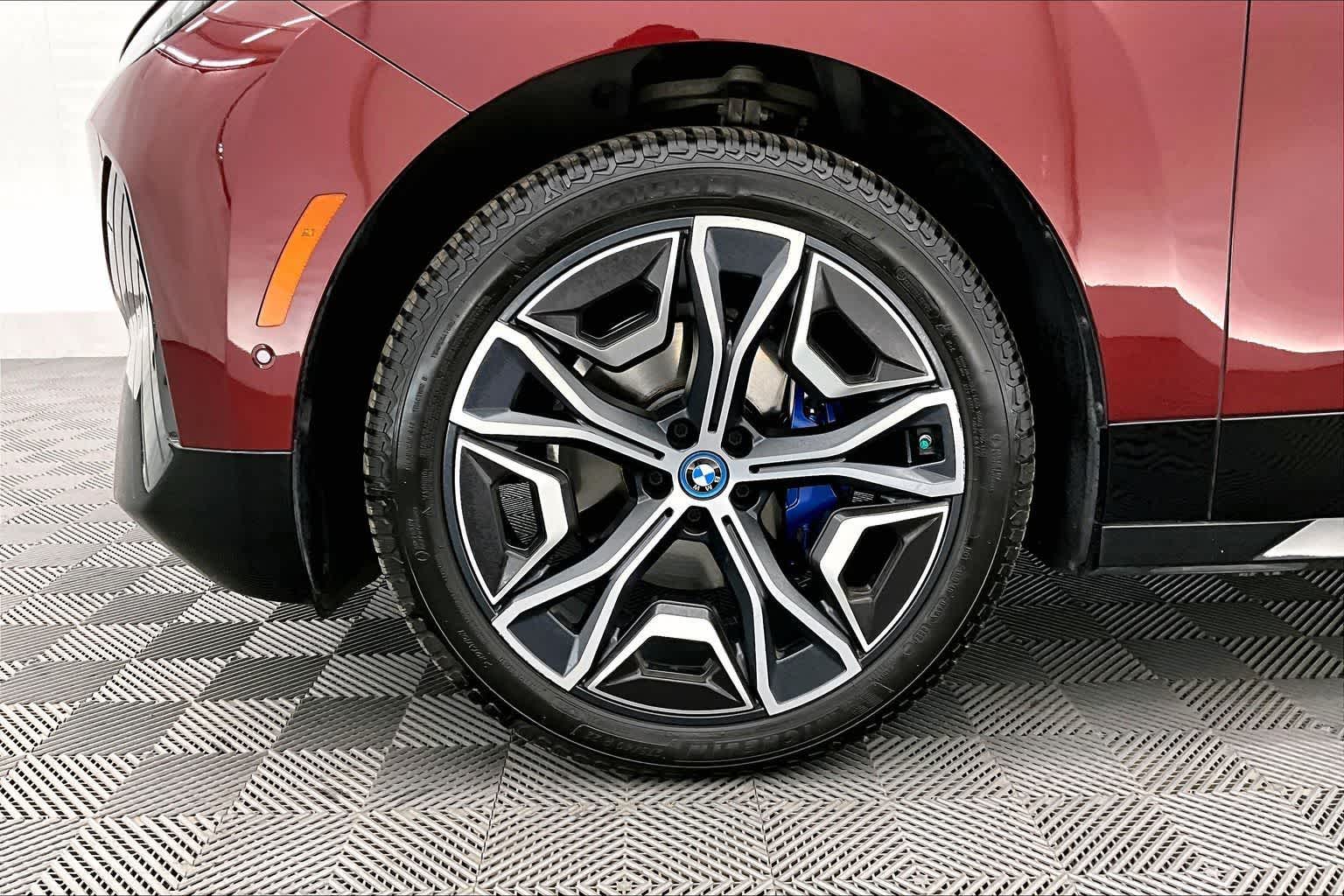Thumbnail: 2024 BMW iX - 8