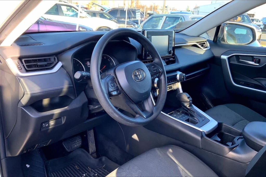 Used 2021 Toyota RAV4 XLE SUV