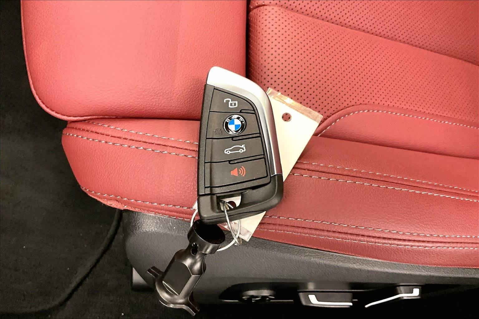 Thumbnail: 2025 BMW i4 - 19