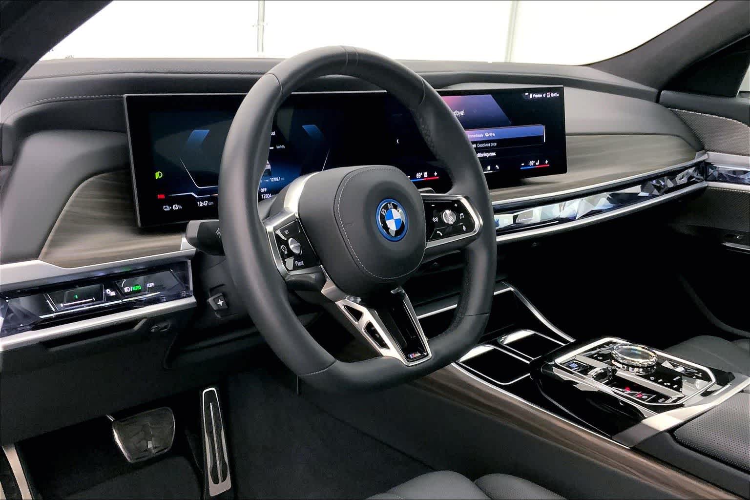 Thumbnail: 2023 BMW i7 - 2