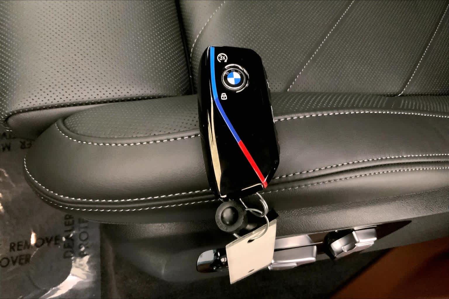 Thumbnail: 2026 BMW XM - 20