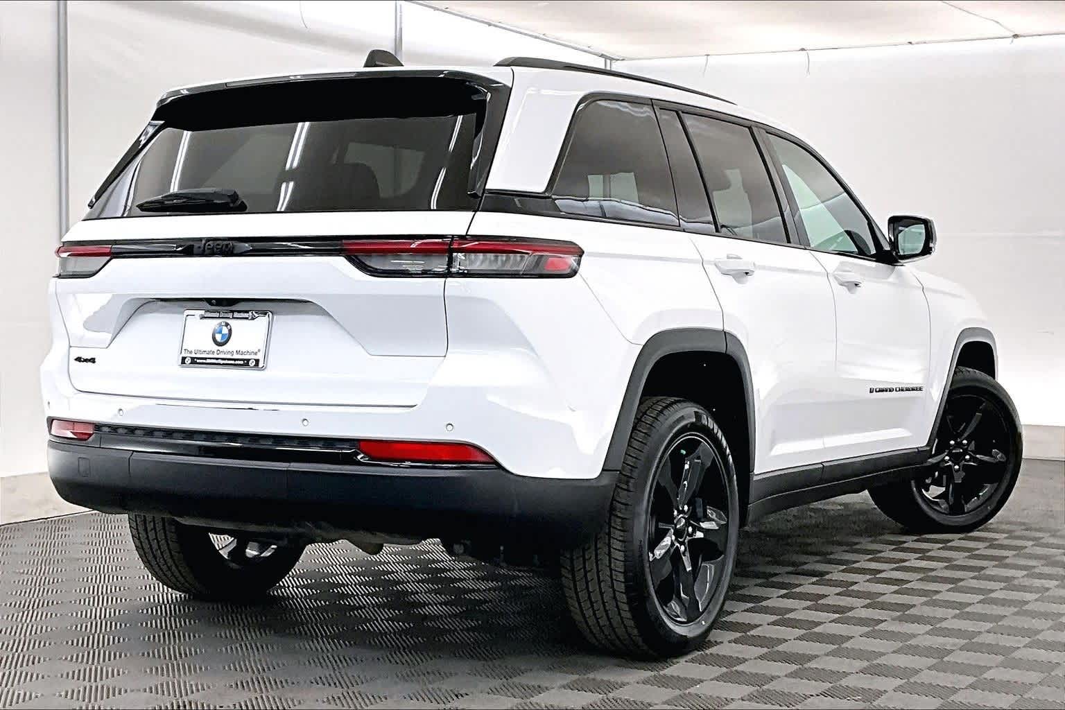 Thumbnail: 2023 Jeep Grand Cherokee - 22