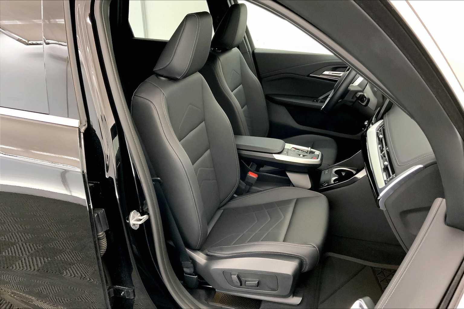 Thumbnail: 2025 BMW X1 - 13