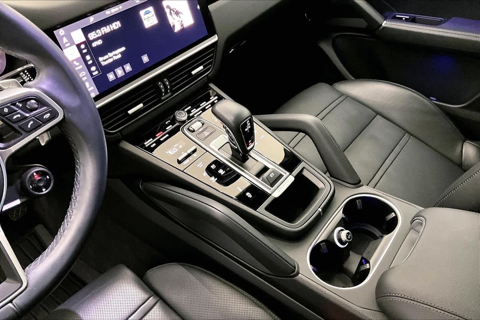 Thumbnail: 2021 Porsche Cayenne - 16