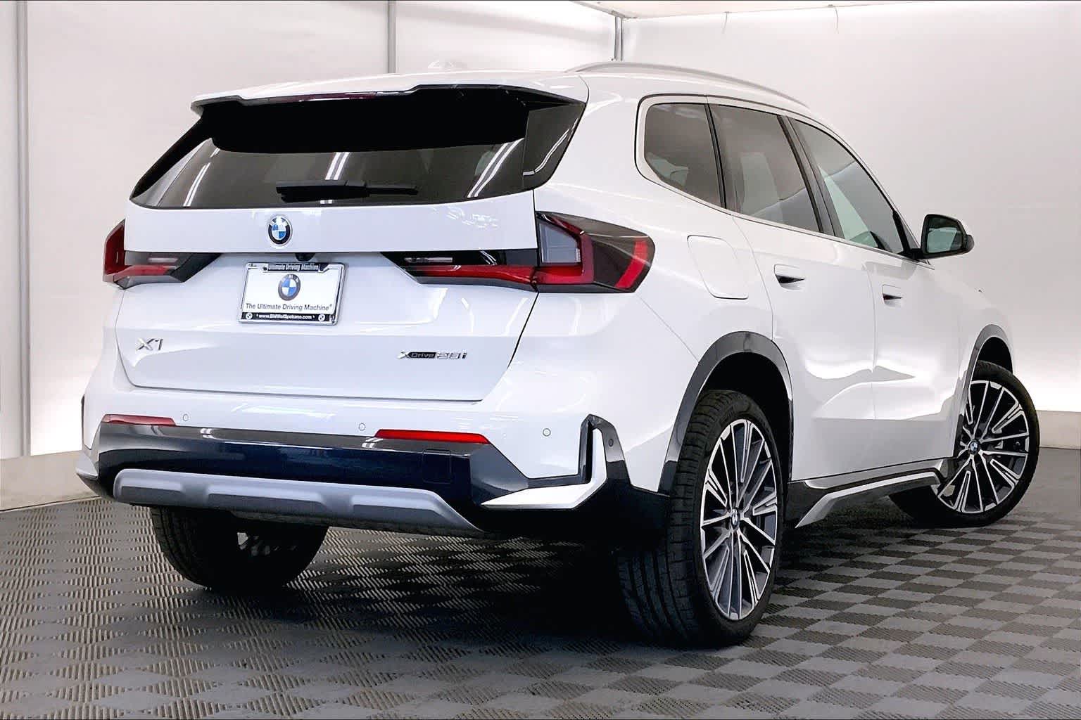 Thumbnail: 2025 BMW X1 - 22