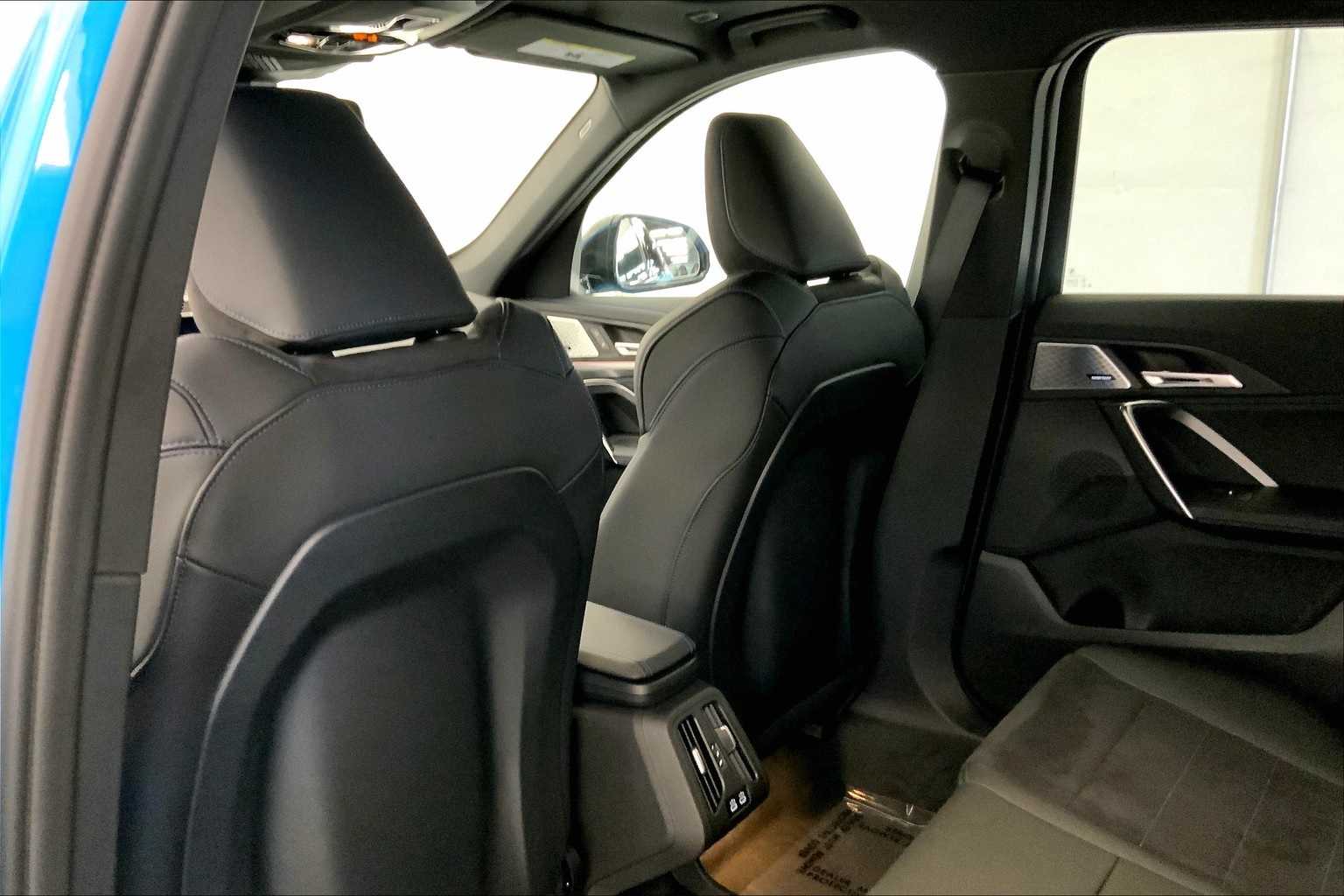 Thumbnail: 2025 BMW X1 - 12