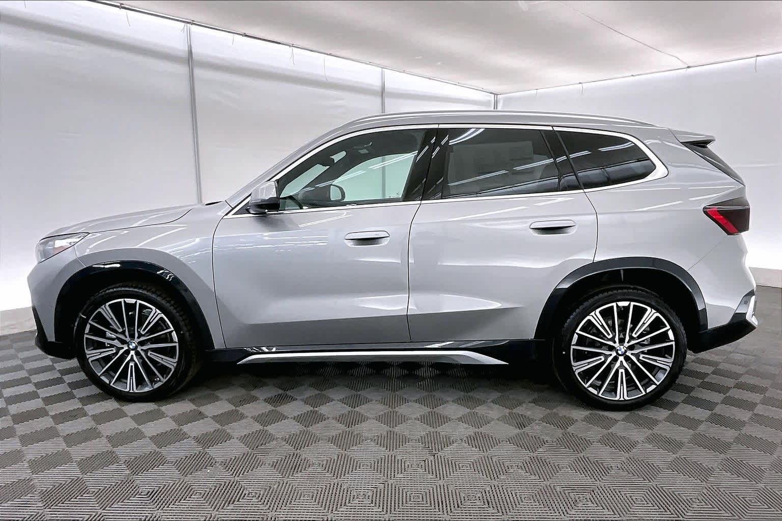 Thumbnail: 2026 BMW X1 - 3