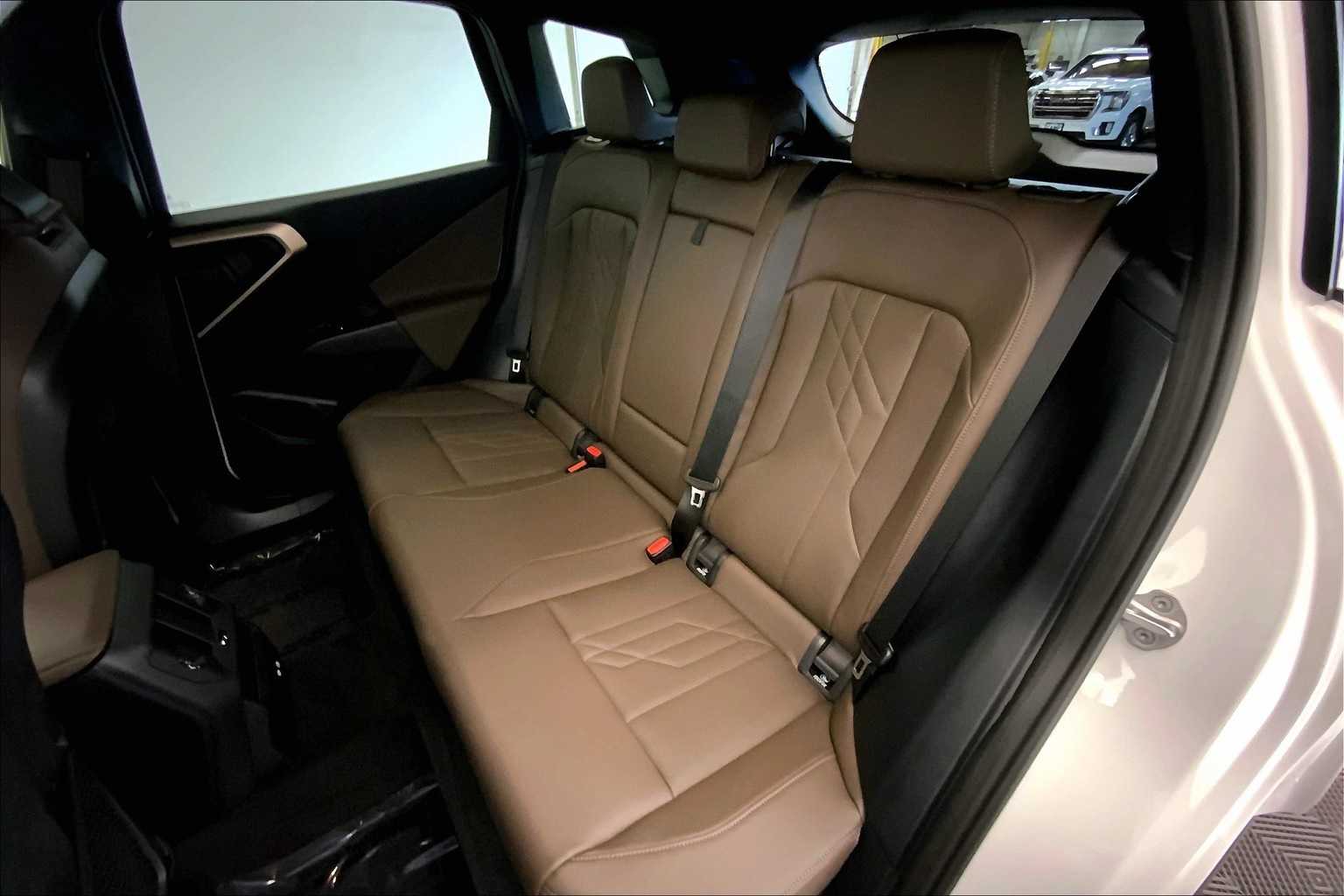 Thumbnail: 2025 BMW X3 - 13