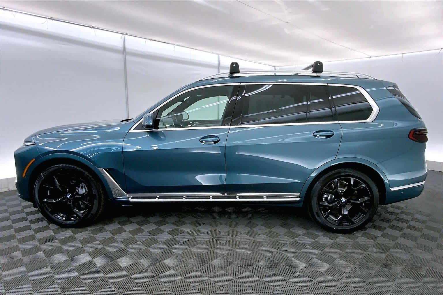 Thumbnail: 2026 BMW X7 - 3