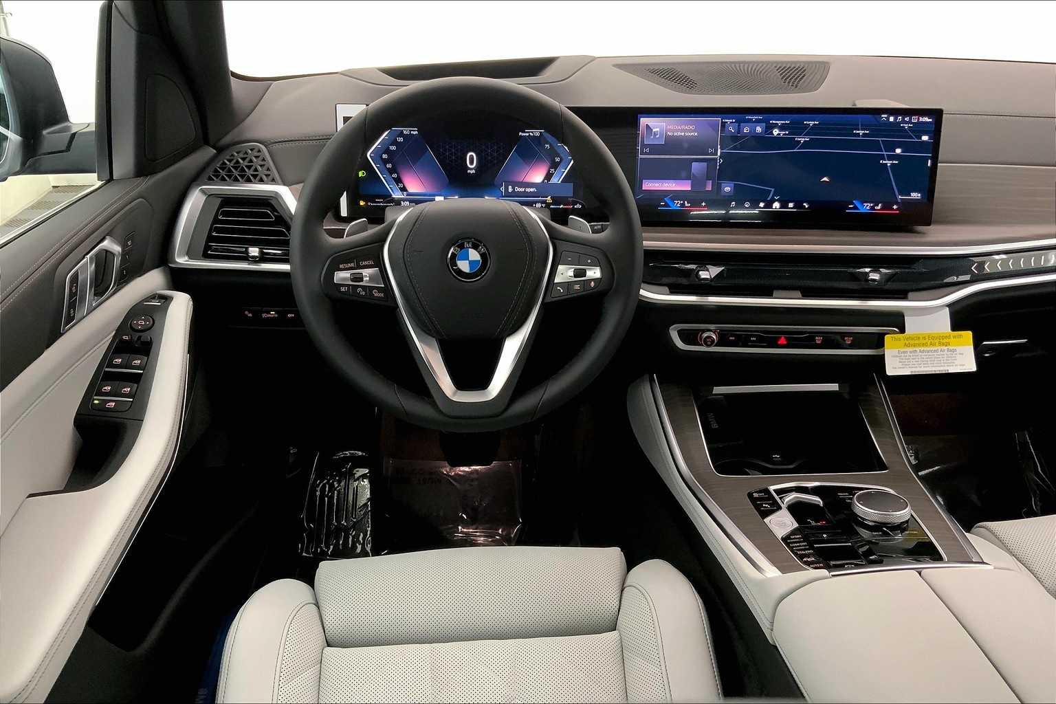 Thumbnail: 2026 BMW X5 - 15