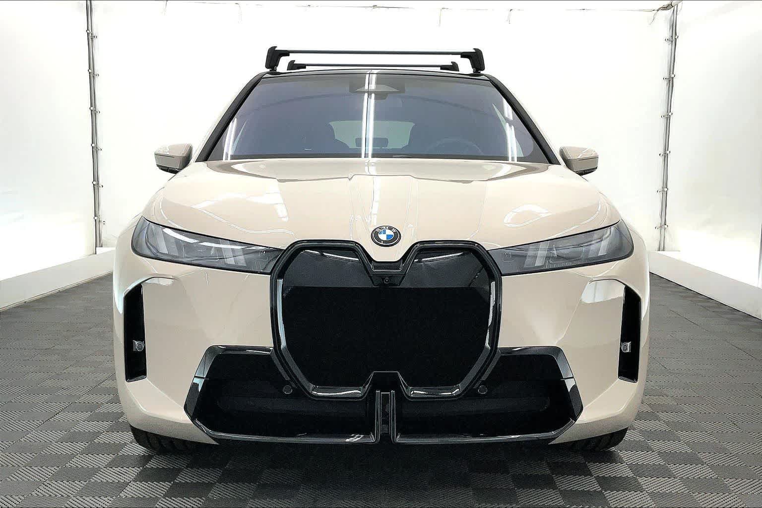 Thumbnail: 2026 BMW iX - 6