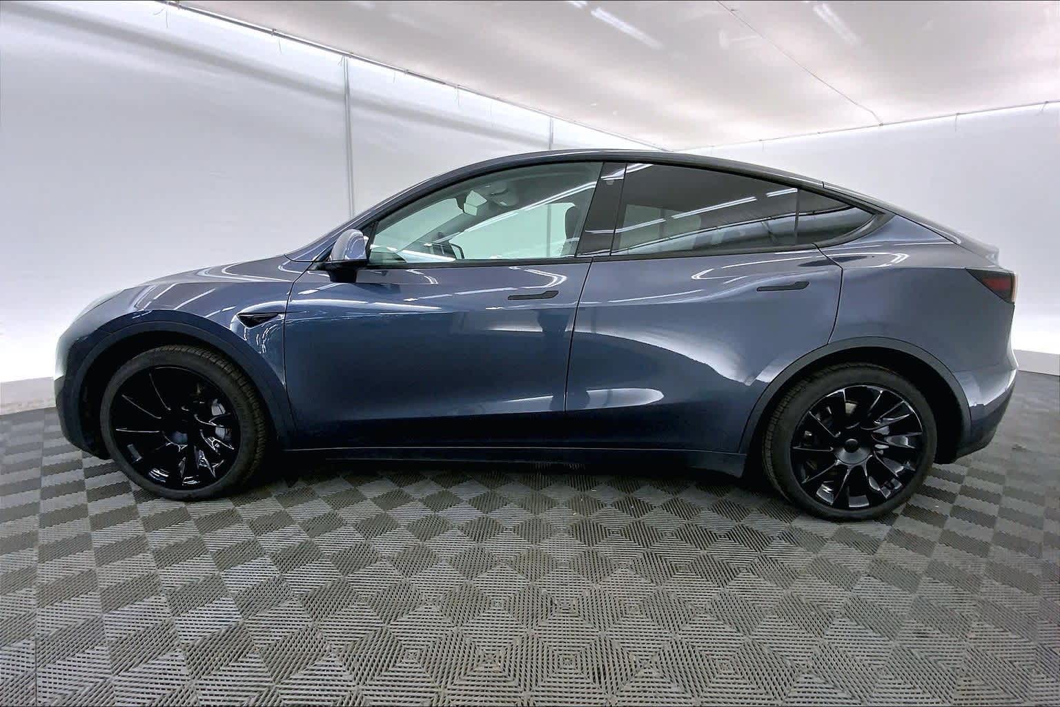 Thumbnail: 2022 Tesla Model Y - 3