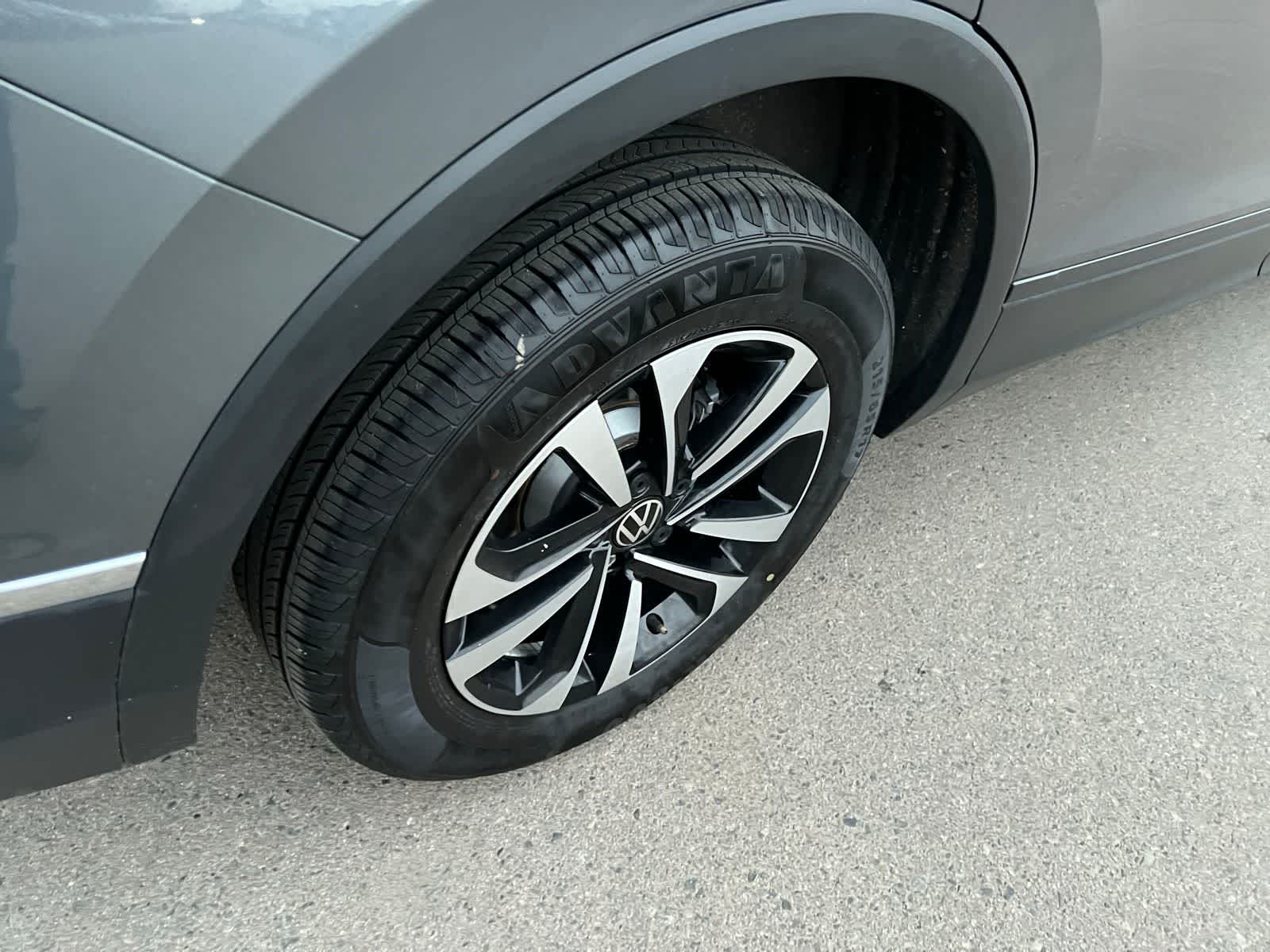 Thumbnail: 2024 Volkswagen Tiguan - 14