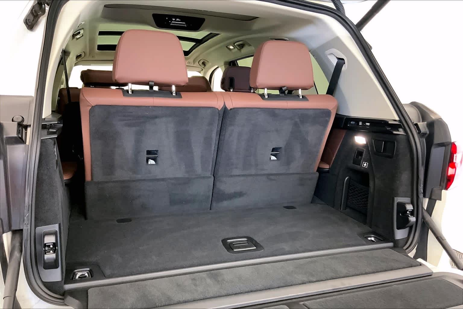 Thumbnail: 2021 BMW X7 - 18