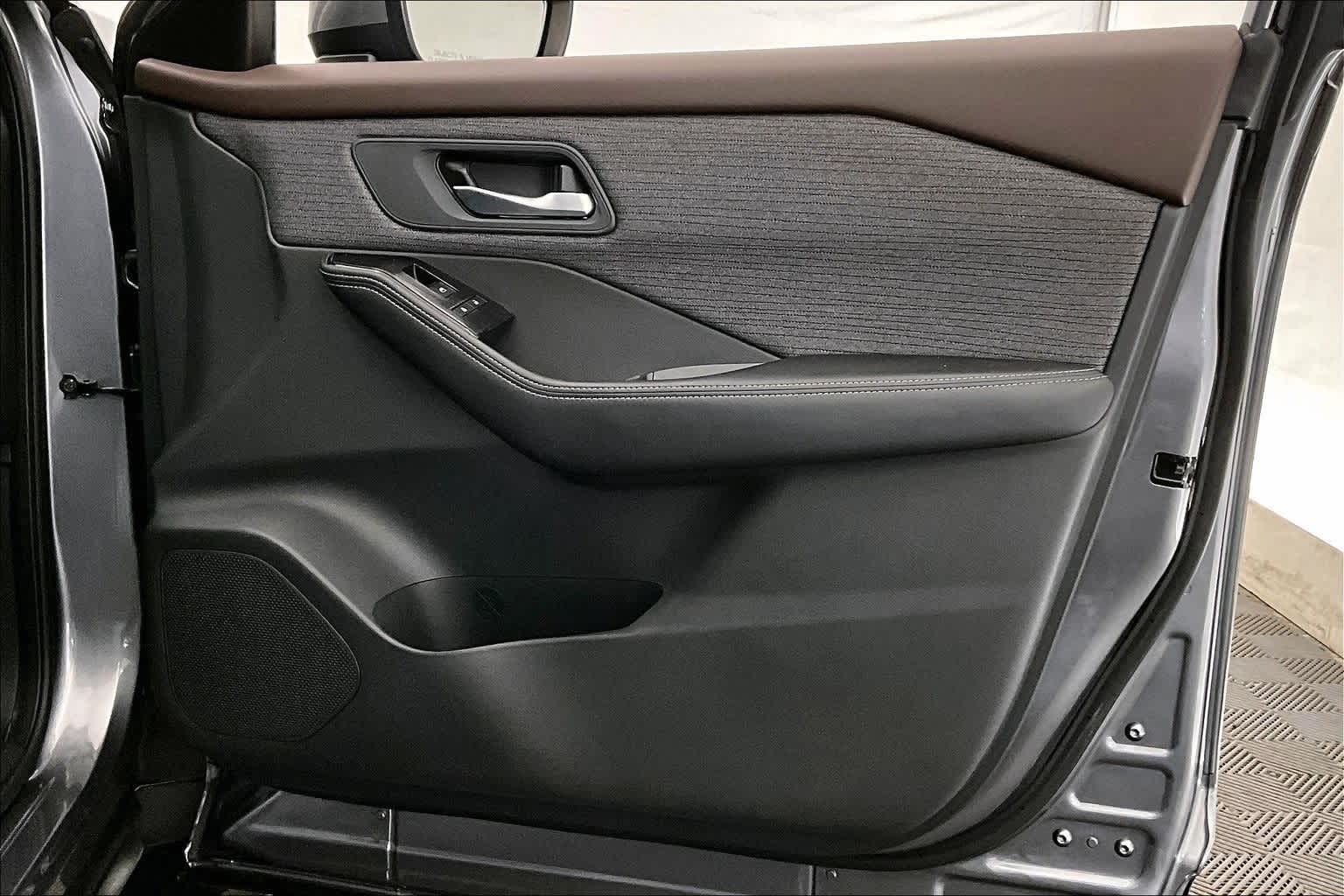 Thumbnail: 2021 Nissan Rogue - 28