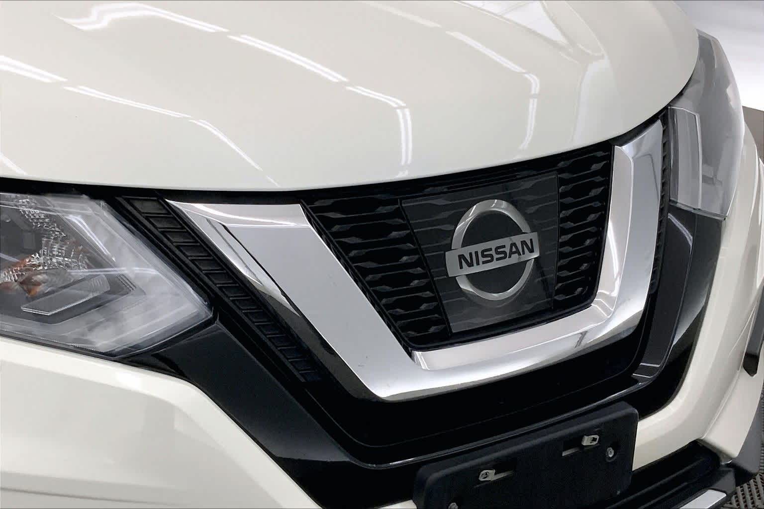 Thumbnail: 2017 Nissan Rogue - 33