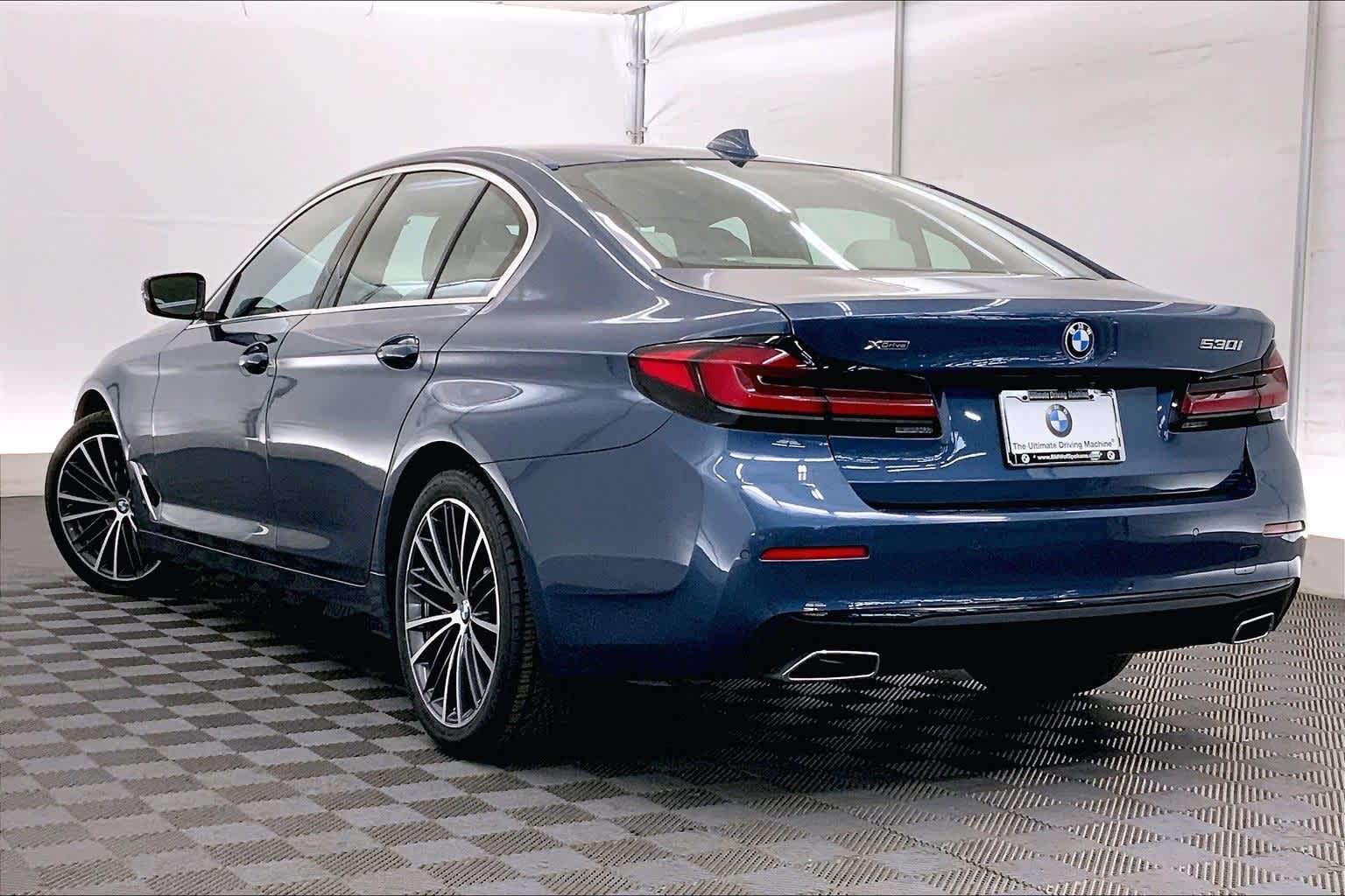 Thumbnail: 2023 BMW 5 Series - 4