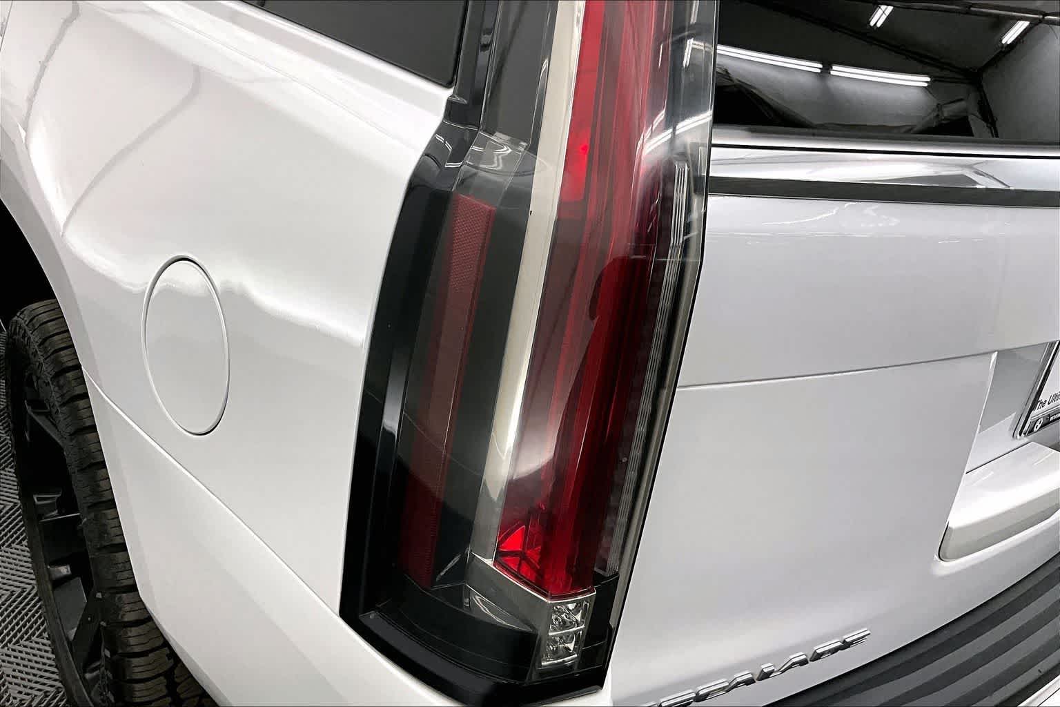 Thumbnail: 2020 Cadillac Escalade - 32