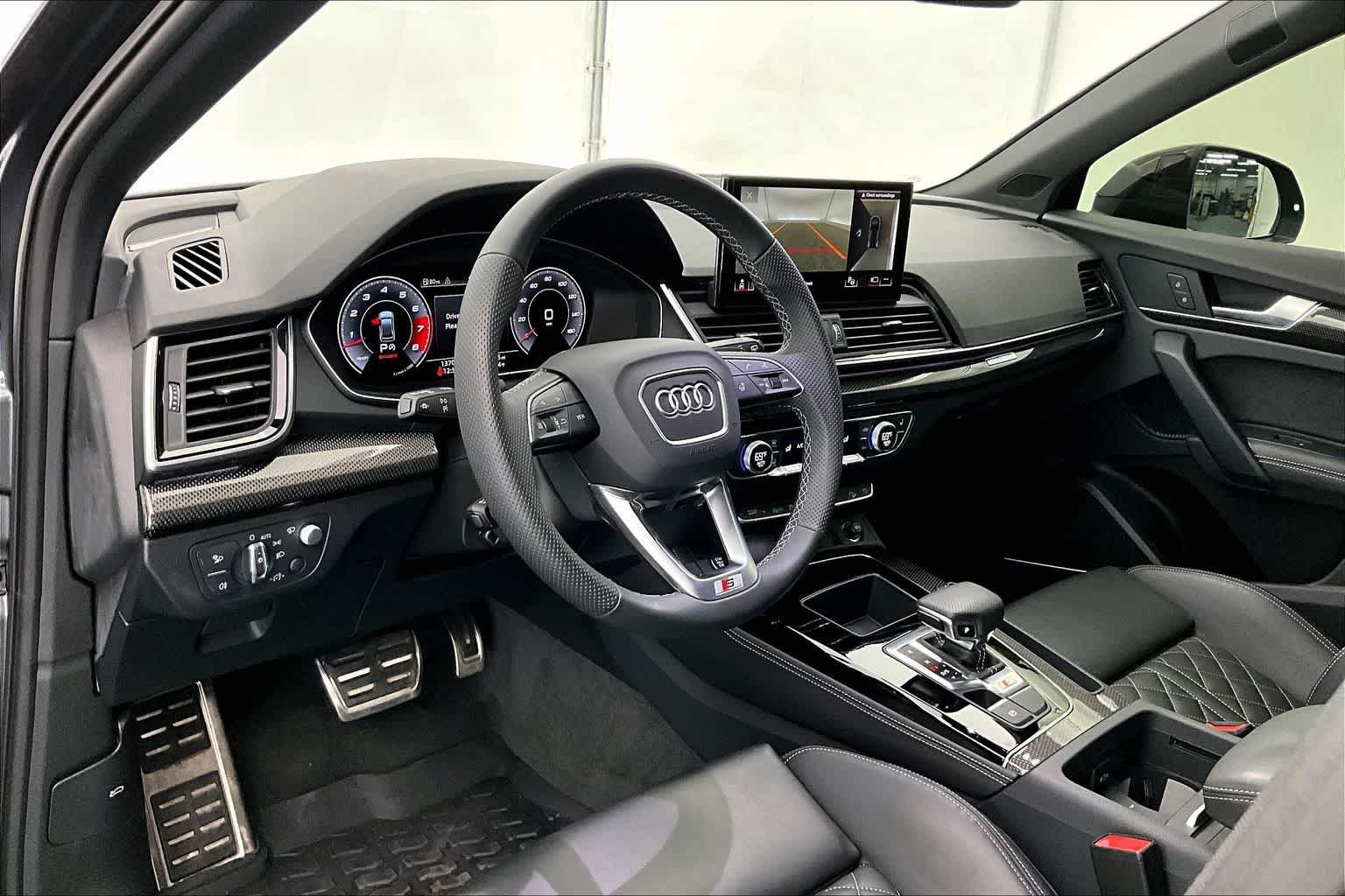 Thumbnail: 2024 Audi SQ5 - 2