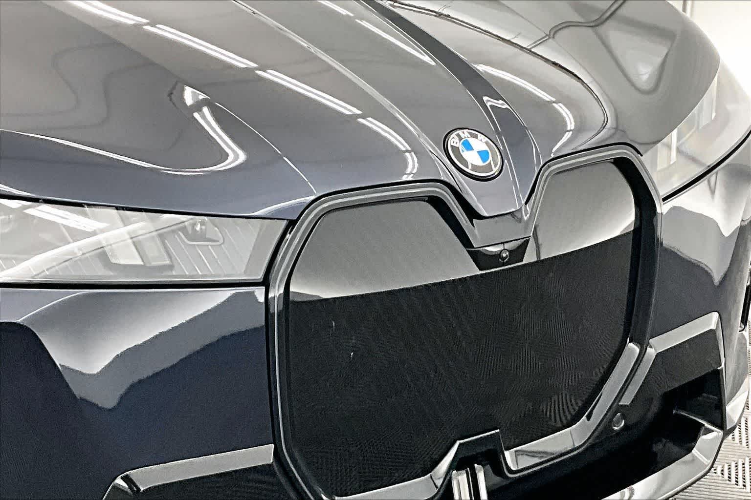 Thumbnail: 2026 BMW iX - 33